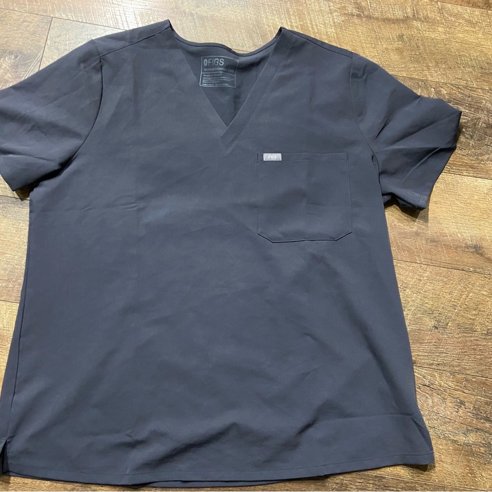 FIGS scrub top